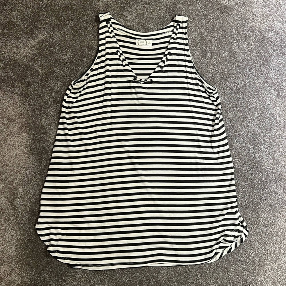 Maurice’s Ivory/cream and Hunter Green striped tank, sz M